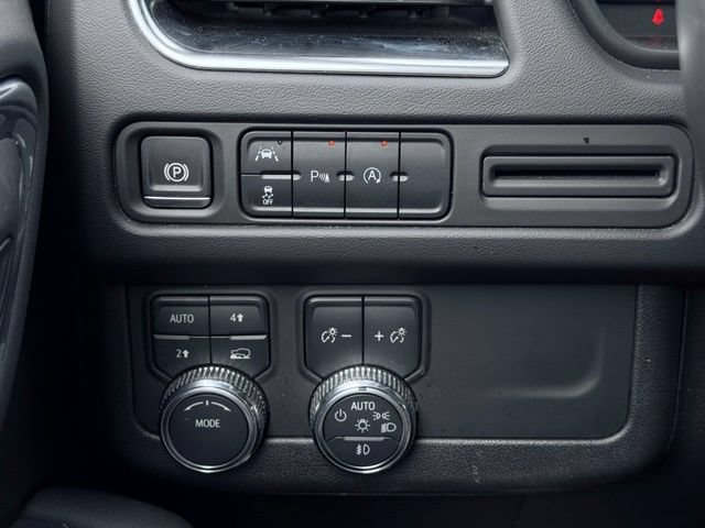 Used 2024 GMC Yukon SLT AWD/4WD image 39