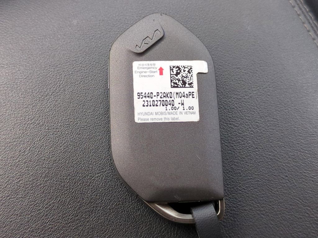 Used 2024 Kia Sorento S image 25