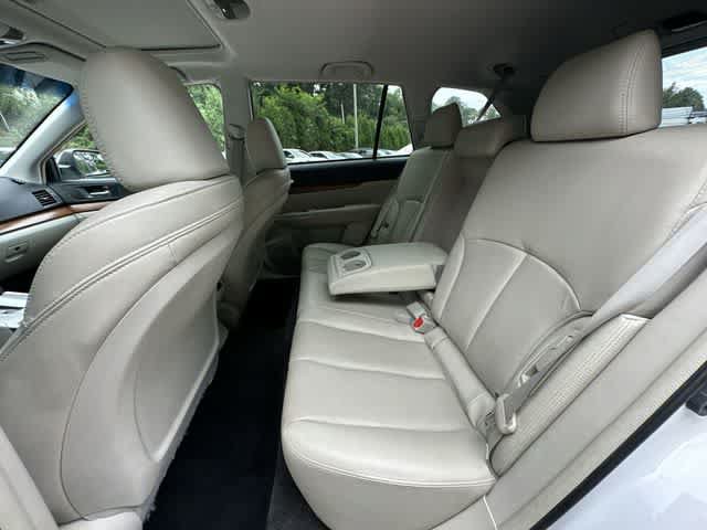 Used 2013 Subaru Outback 3.6R Limited w/ Moonroof Pkg AWD/4WD image 17