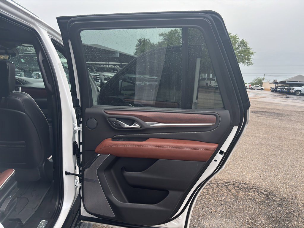 Certified 2023 GMC Yukon Denali Ultimate AWD/4WD image 17