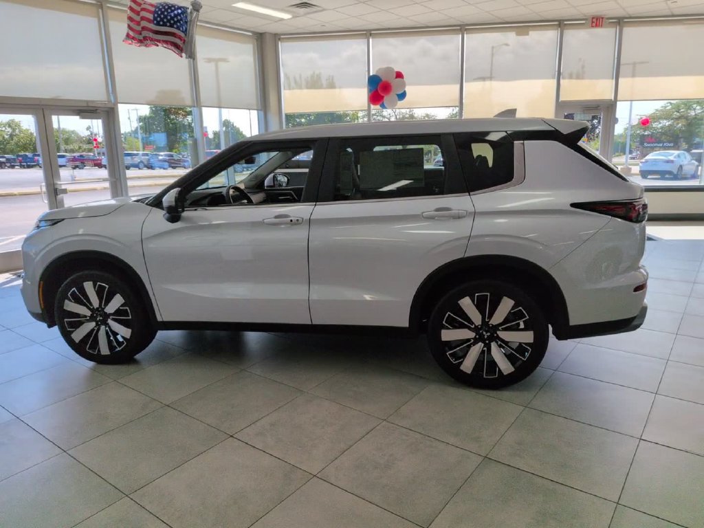 New 2026 Mitsubishi Outlander SE AWD/4WD image 10