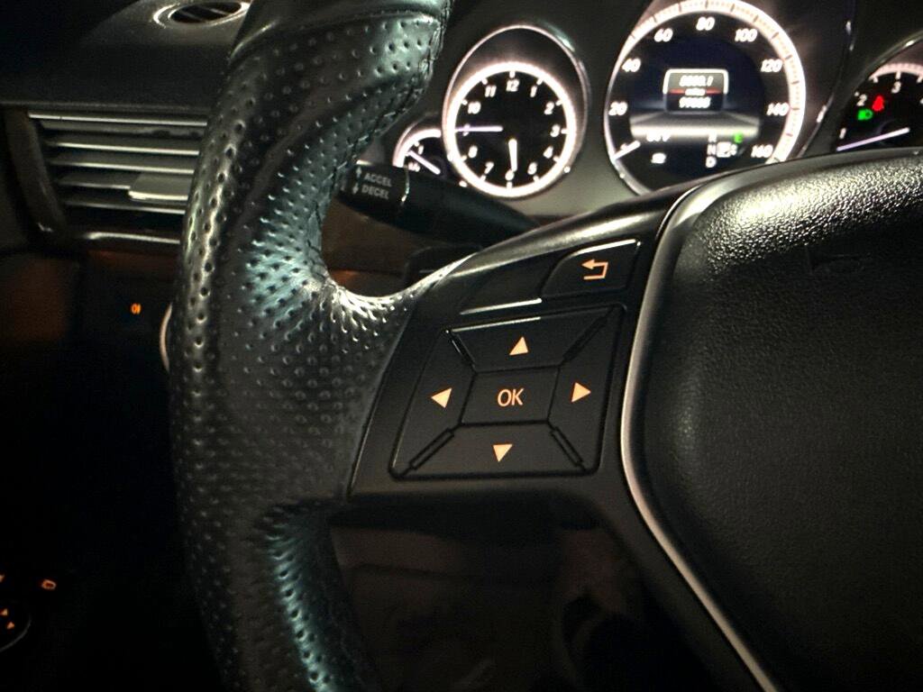 Used 2013 Mercedes-Benz E 350 BlueTEC Sedan image 6