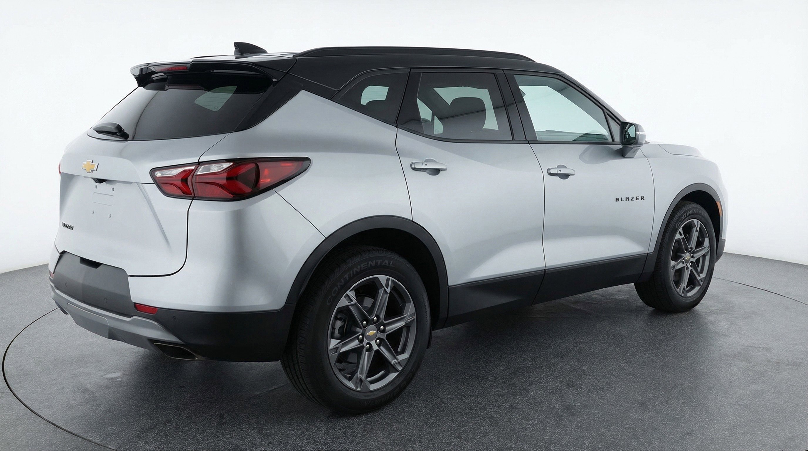 Used 2025 Chevrolet Blazer LT image 9