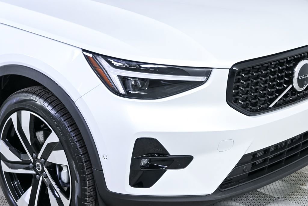 New 2026 Volvo XC40 B5 Ultra w/ Protection Package Premier image 37