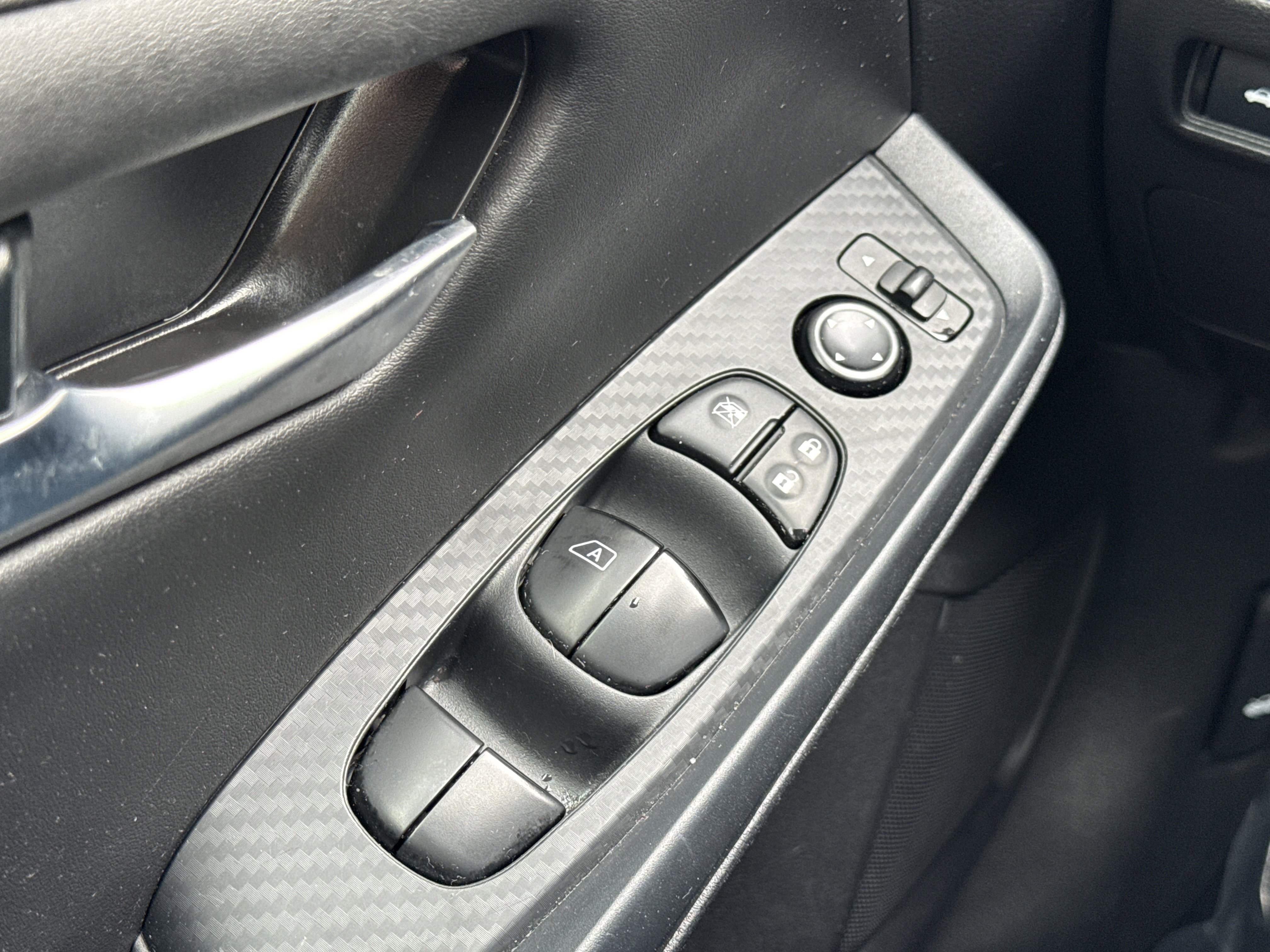 Used 2024 Nissan Sentra SV image 31