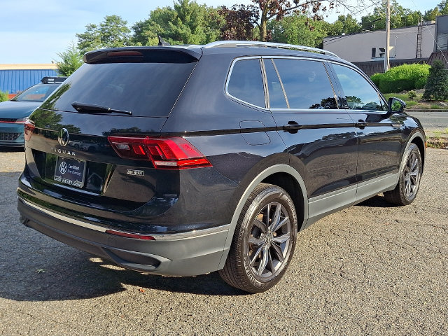 Certified 2023 Volkswagen Tiguan SE FWD image 11