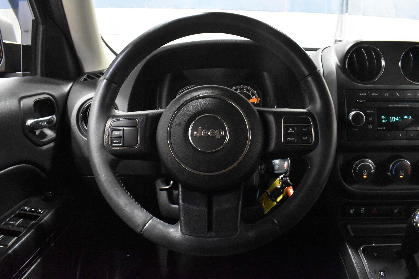 Used 2016 Jeep Patriot Latitude AWD/4WD image 6