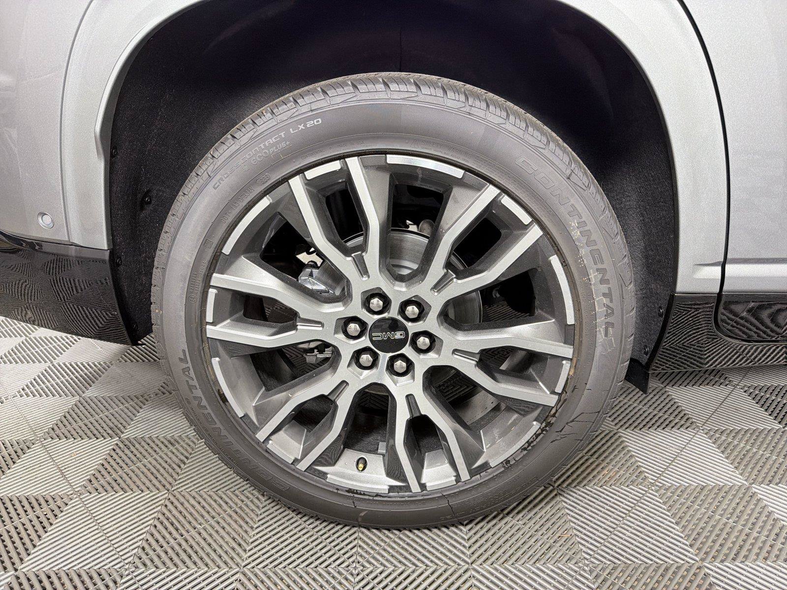 New 2026 GMC Acadia Denali Ultimate FWD image 16