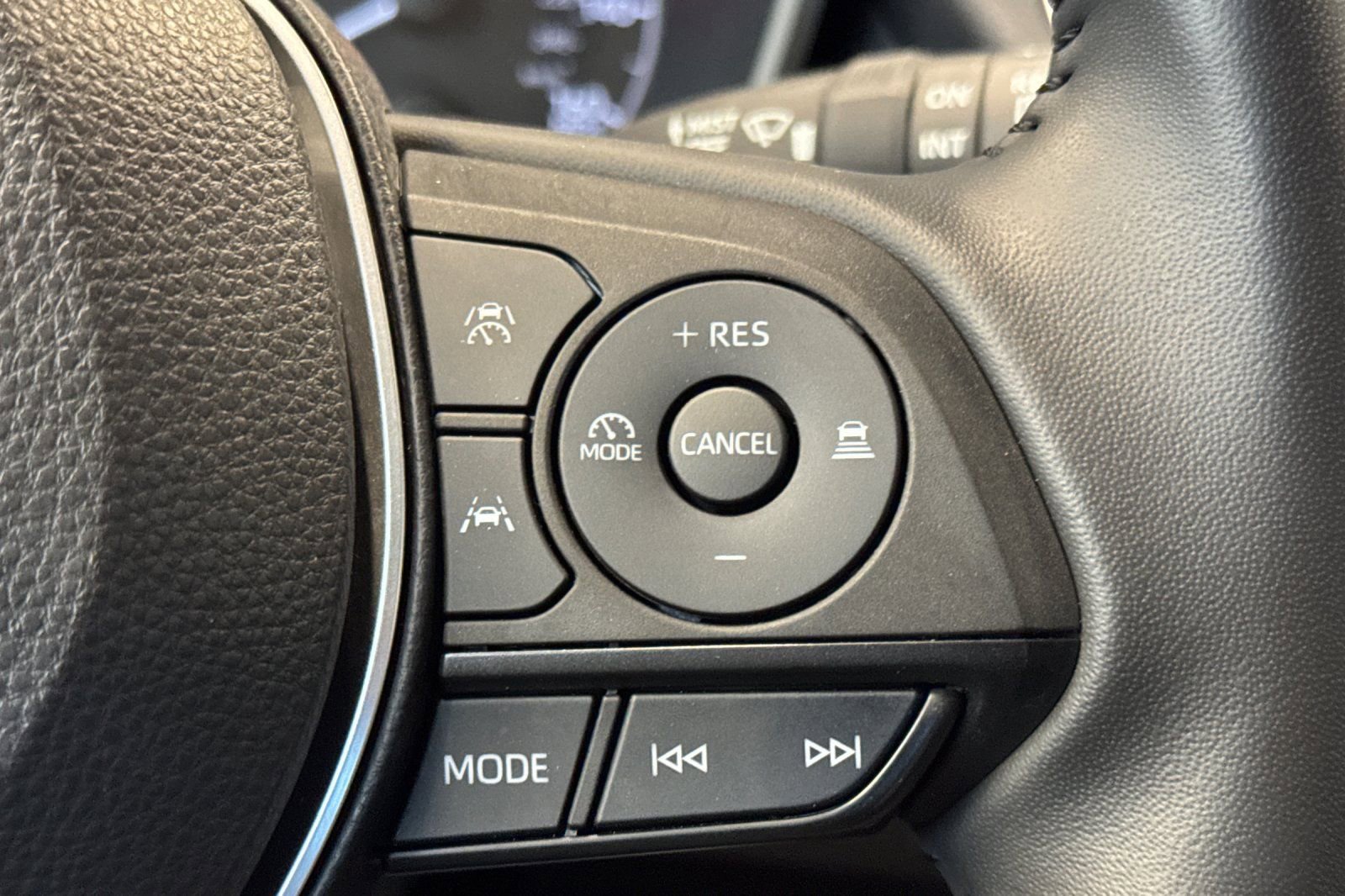 Certified 2025 Toyota Corolla SE FWD image 32