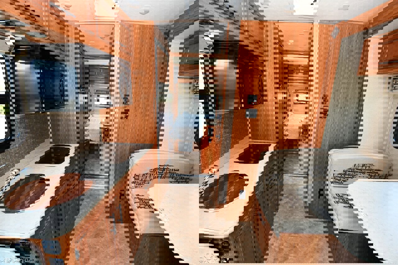 Used 2016 Mercedes-Benz Sprinter 3500 image 3