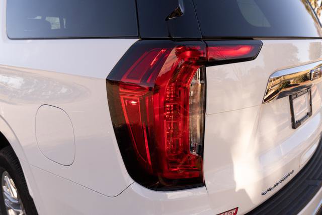 Used 2023 GMC Yukon XL SLT image 38