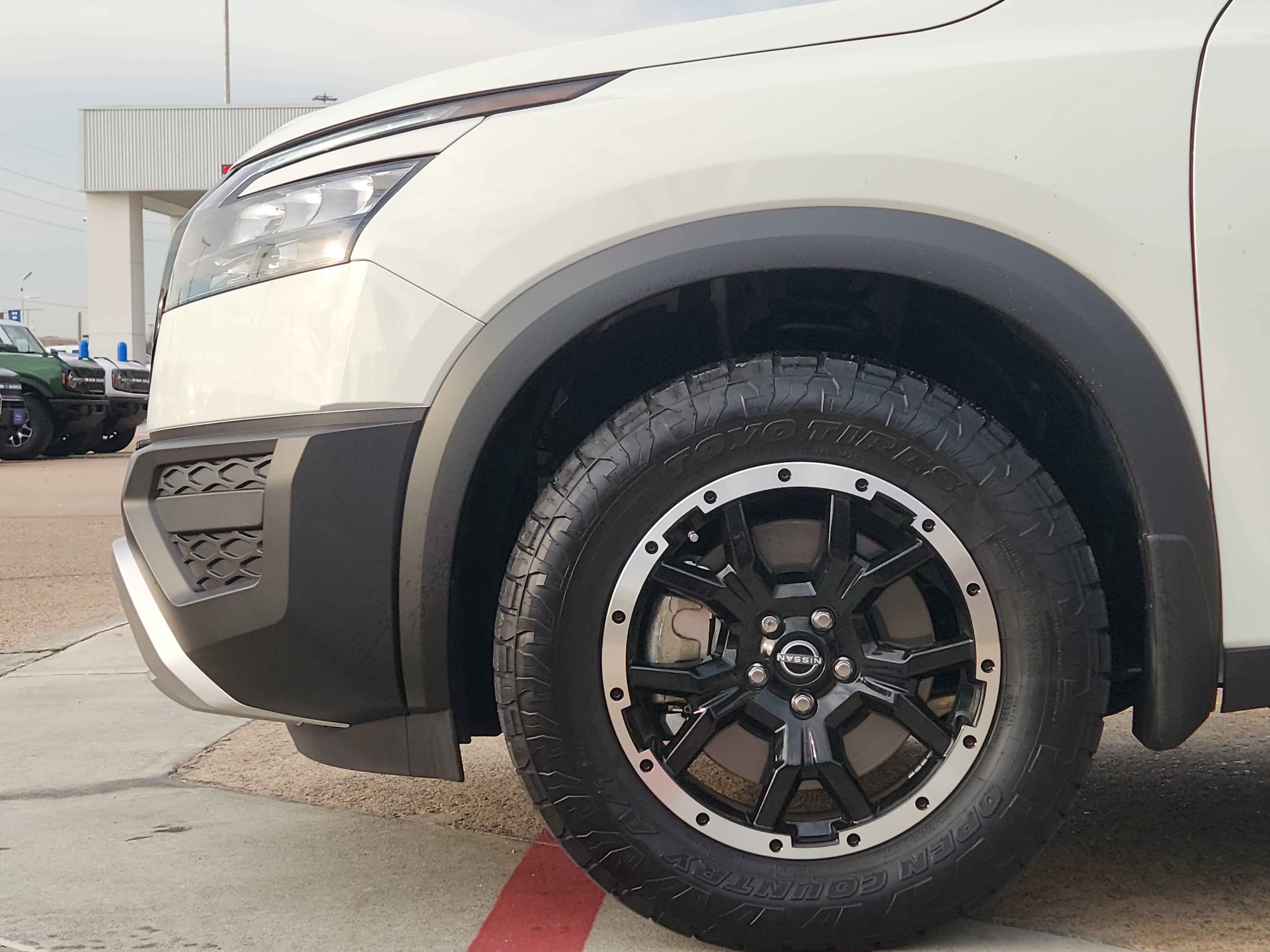 Used 2025 Nissan Pathfinder Rock Creek AWD/4WD image 5