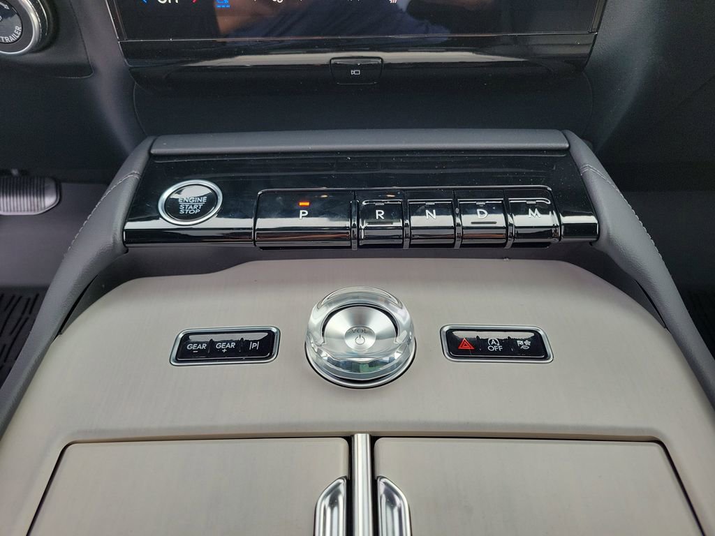 New 2025 Lincoln Navigator L Reserve w/ Jet Appearance Package image 30