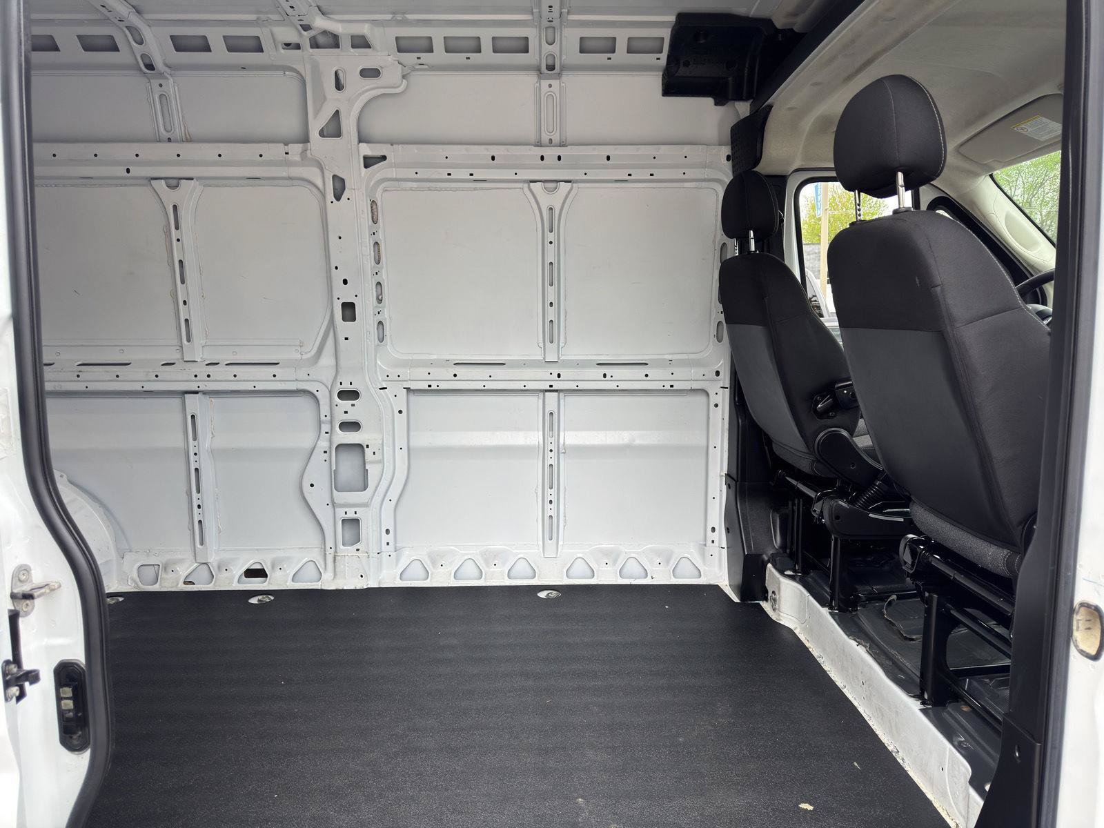 Used 2025 RAM ProMaster 2500 w/ Convenience Group FWD image 15
