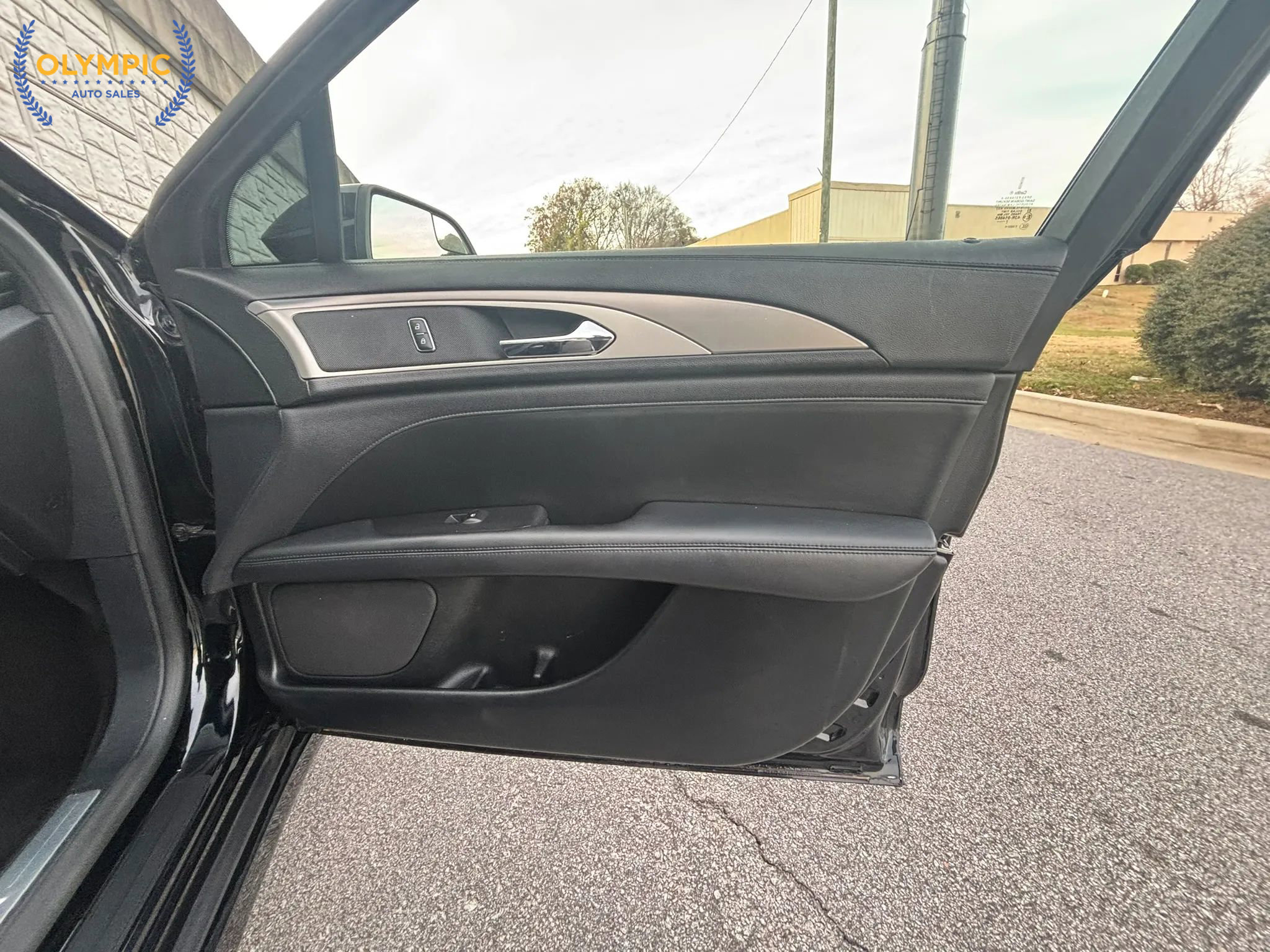 Used 2017 Lincoln MKZ Premiere image 37