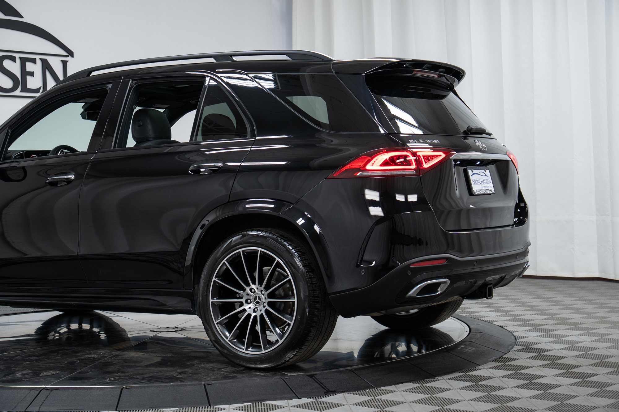 Certified 2022 Mercedes-Benz GLE 350 4MATIC w/ AMG Line Exterior image 28