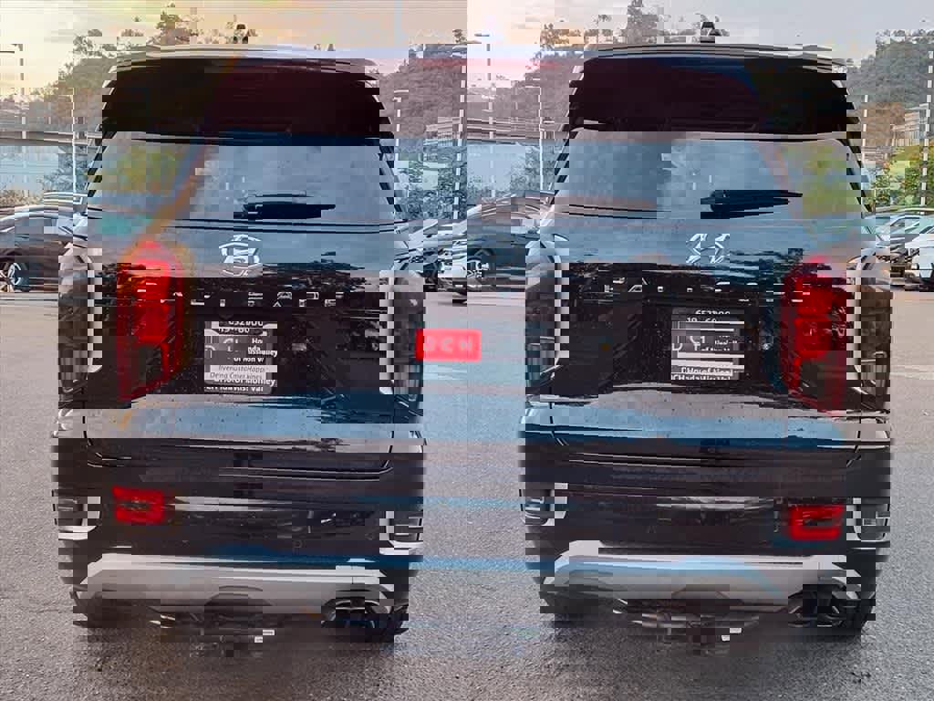 Used 2022 Hyundai Palisade Limited w/ Cargo Package image 6