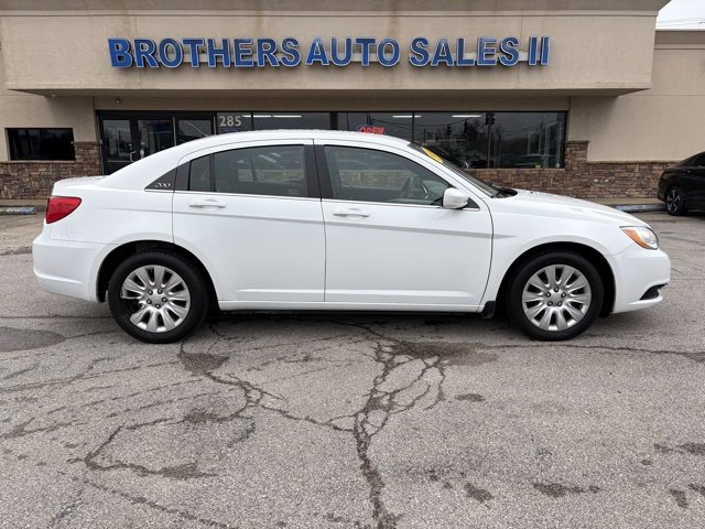 Used 2014 Chrysler 200 LX image 9