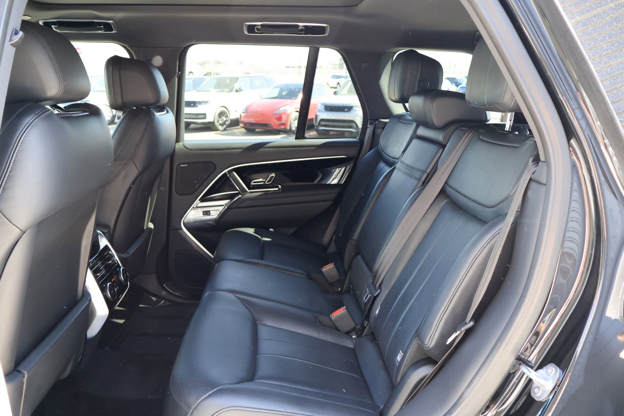 Certified 2023 Land Rover Range Rover SE image 27