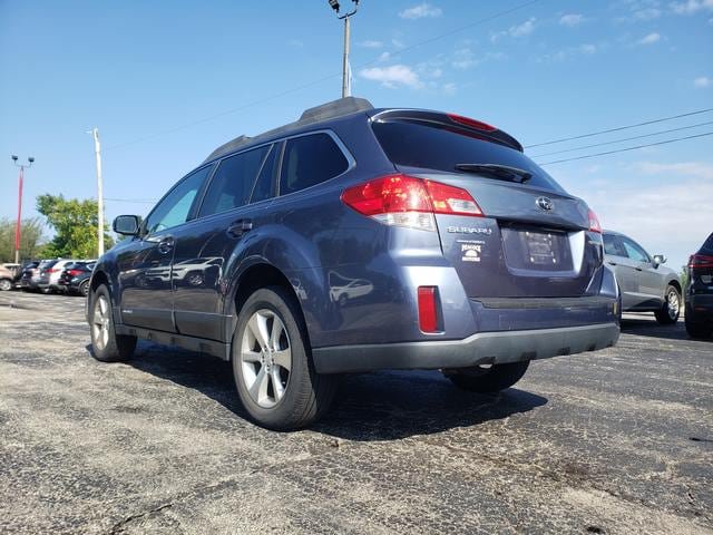 Used 2013 Subaru Outback 2.5i Limited w/ Moonroof Pkg AWD/4WD image 5