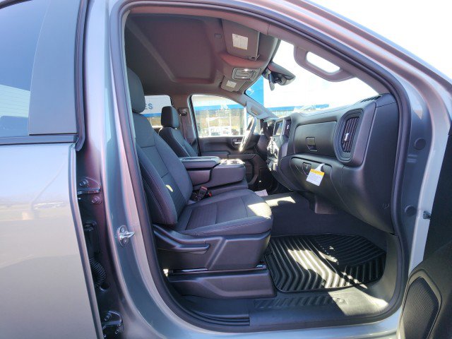 Used 2025 Chevrolet Silverado 2500 Custom w/ Custom Value Package image 13