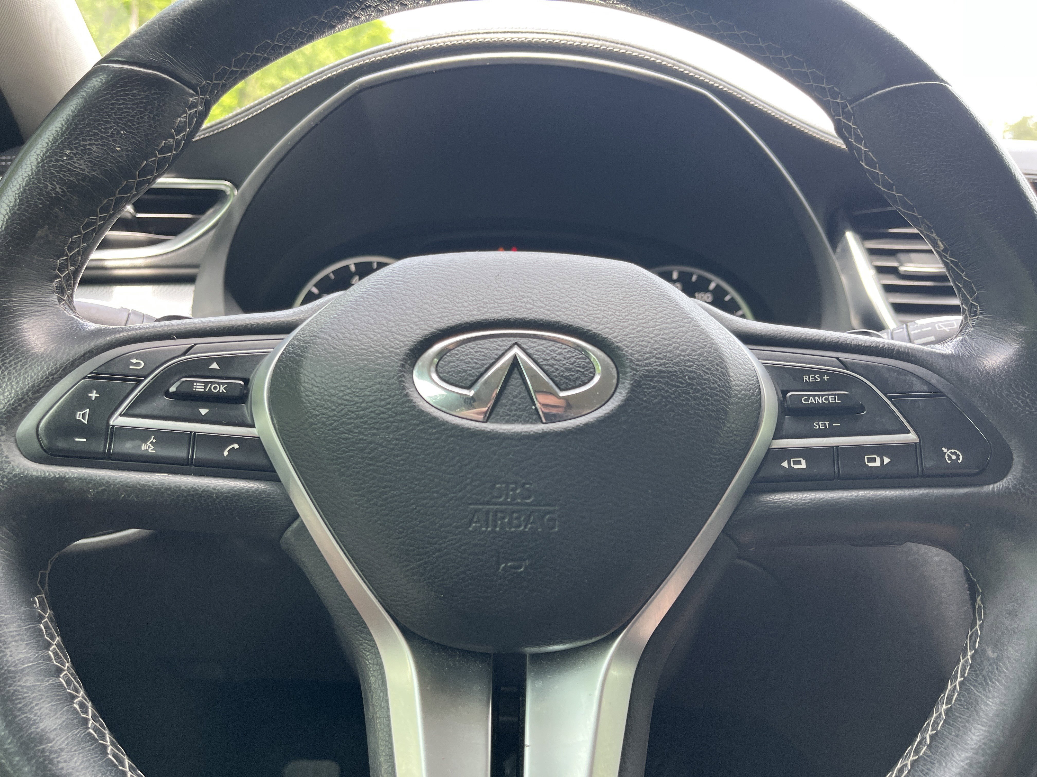 Used 2019 INFINITI QX50 Luxe w/ Navigation Package FWD image 14