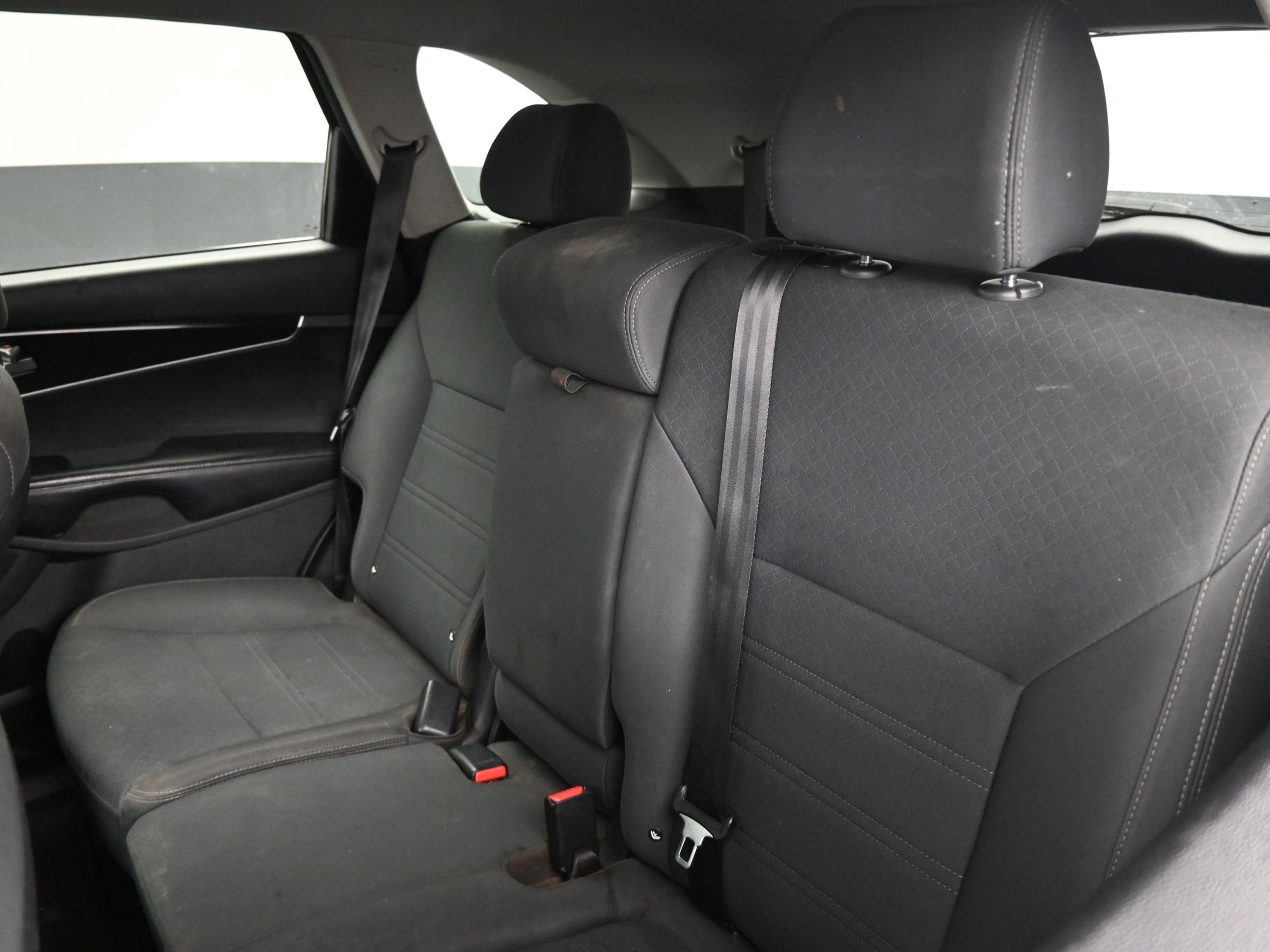 Used 2020 Kia Sorento LX image 18