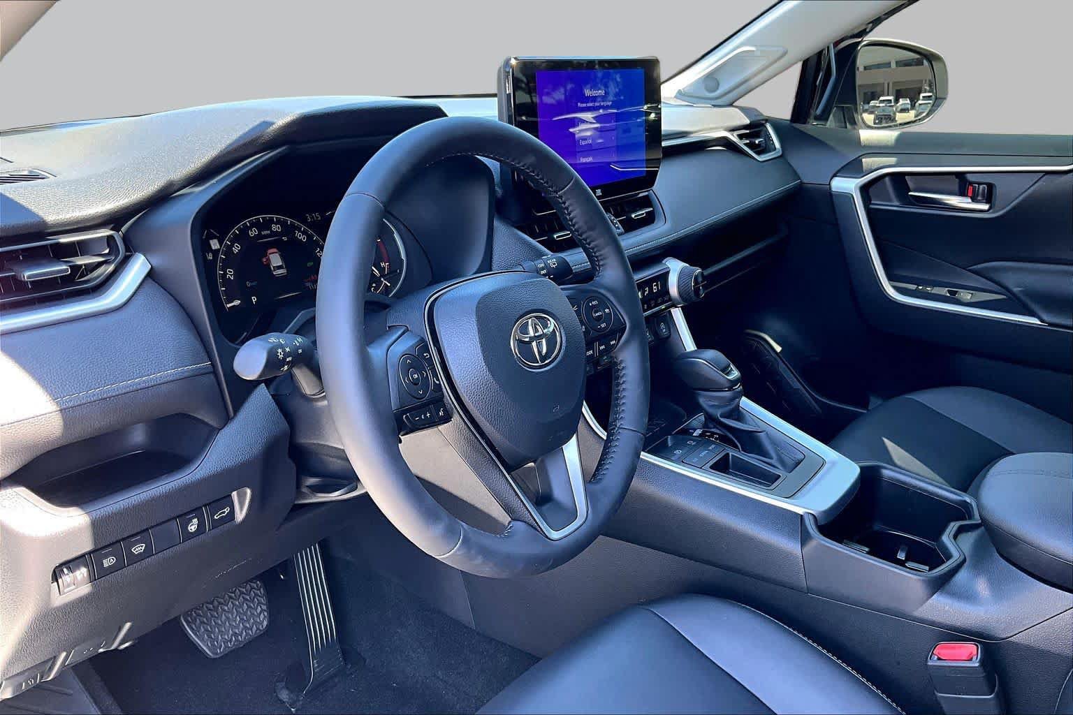 Used 2025 Toyota RAV4 XLE Premium FWD image 16