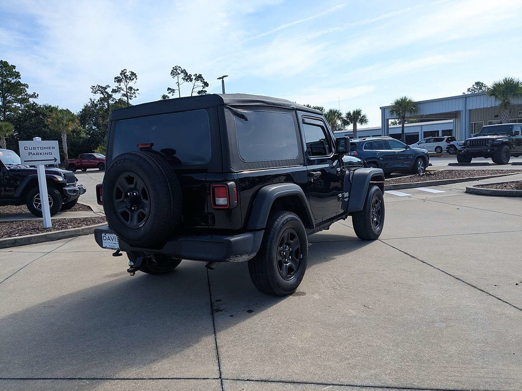Certified 2020 Jeep Wrangler Sport AWD/4WD image 3