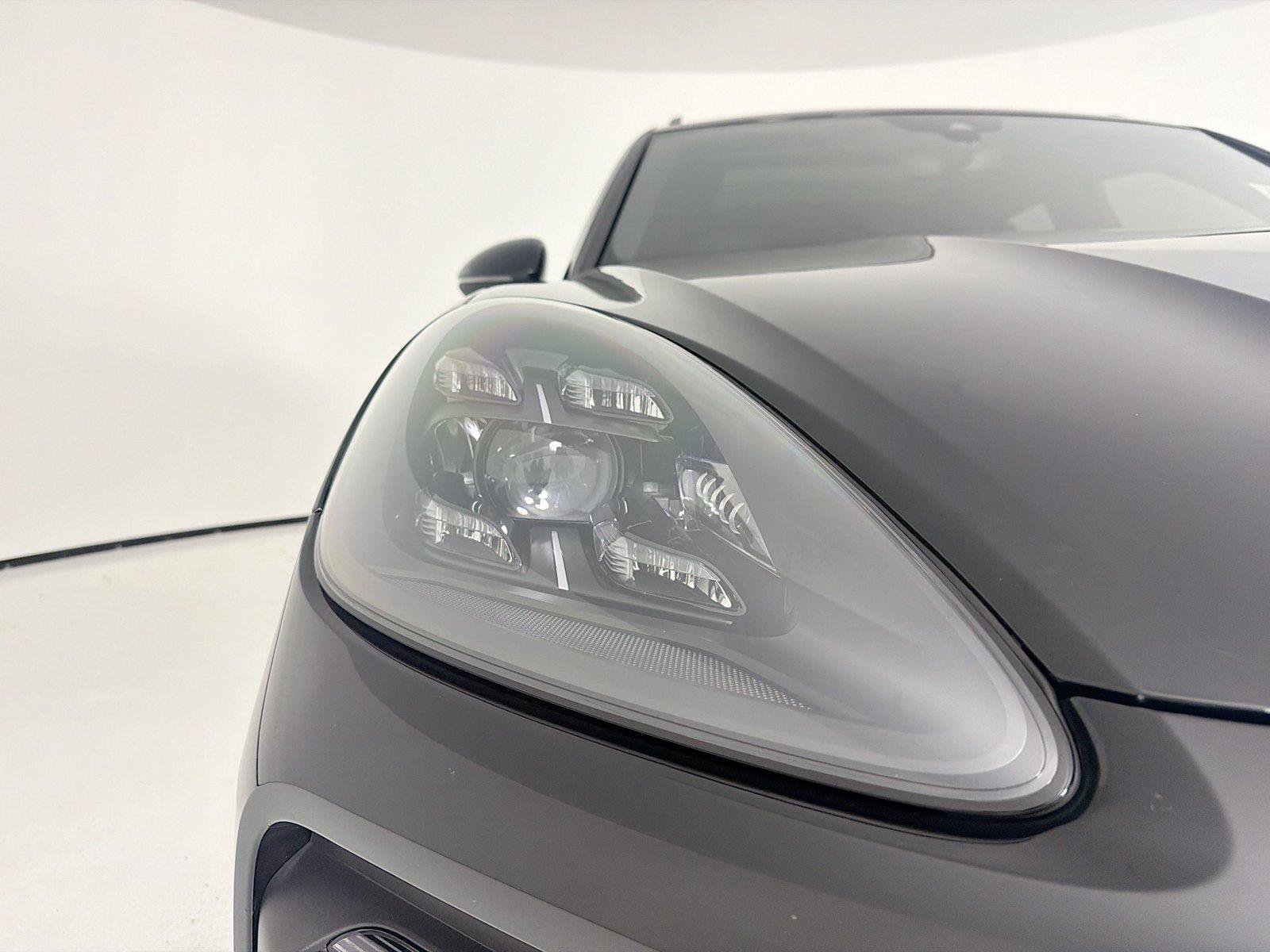 Certified 2023 Porsche Cayenne S AWD/4WD image 32