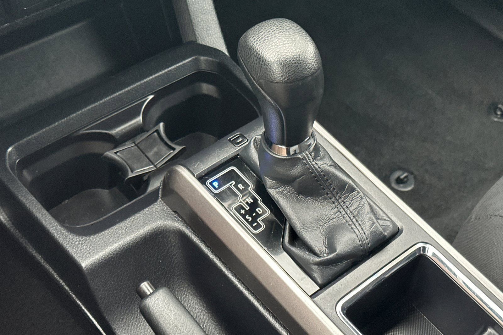Used 2022 Toyota Tacoma SR5 w/ Technology Package image 20