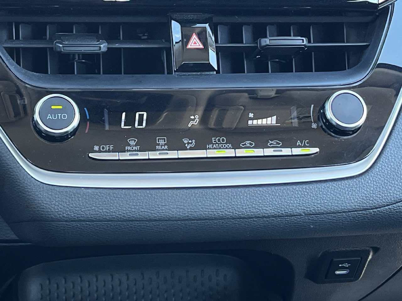 Used 2025 Toyota Corolla LE FWD image 18