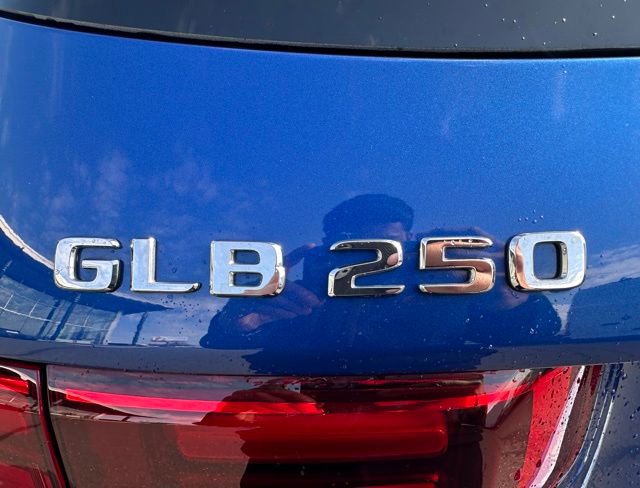 Used 2024 Mercedes-Benz GLB 250 4MATIC image 9