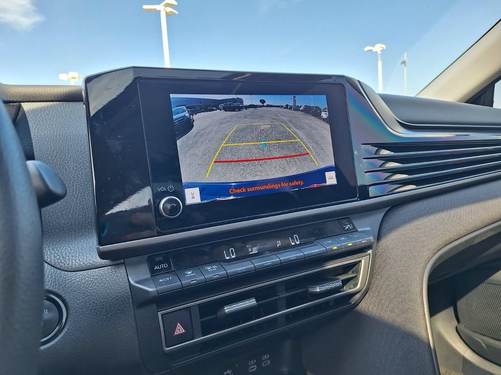 Used 2025 Toyota Camry LE w/ Convenience Package FWD image 16