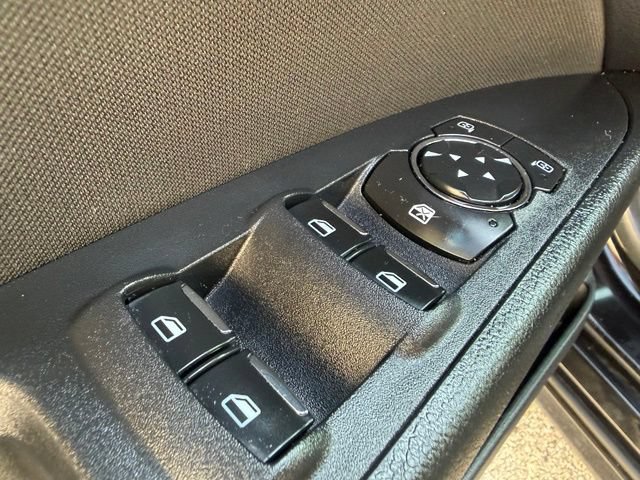 Used 2020 Ford Fusion SE FWD image 15