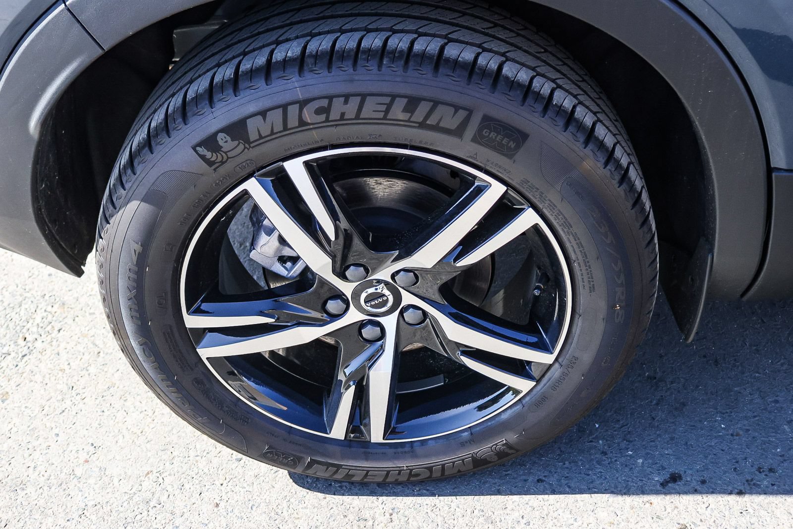 Used 2026 Volvo XC40 B5 Core AWD/4WD image 15
