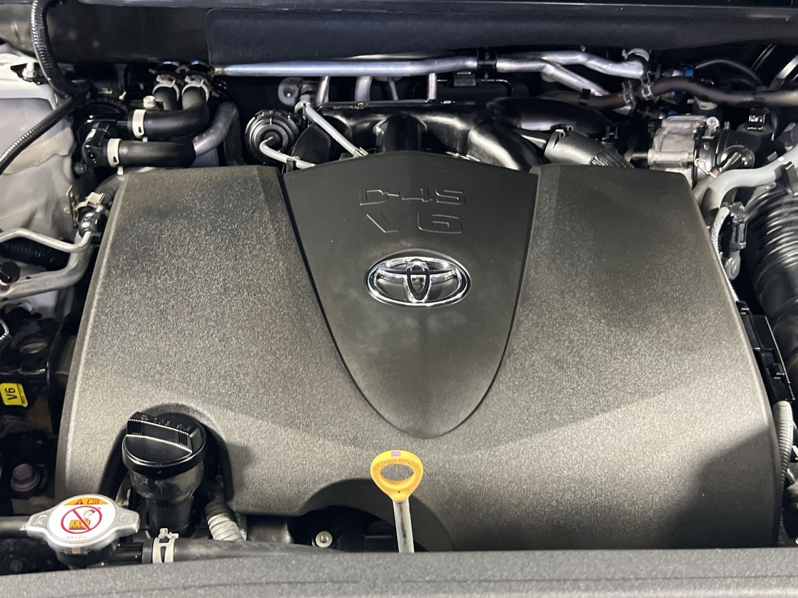 Used 2022 Toyota Highlander XLE AWD/4WD image 28