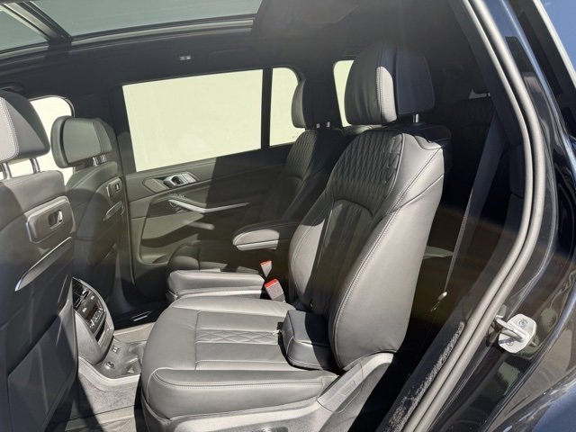 New 2026 BMW X7 M60i w/ Climate Comfort Package image 11