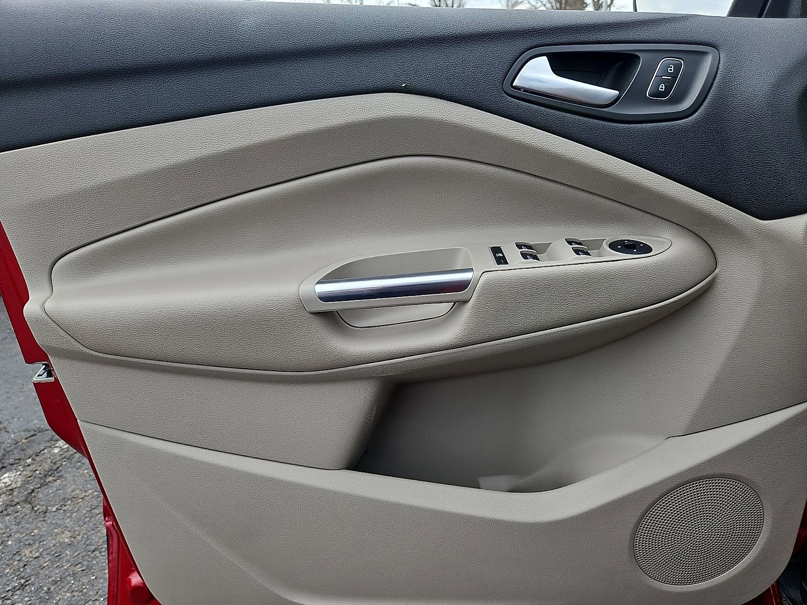 Used 2018 Ford Escape SEL image 13