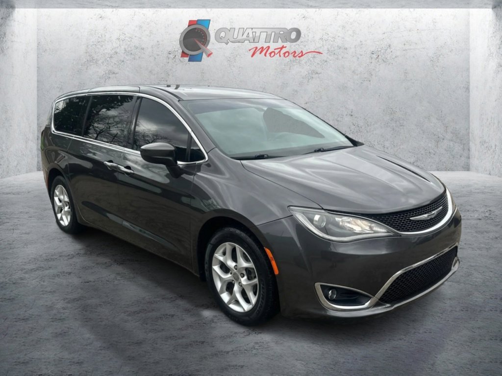 Used 2017 Chrysler Pacifica Touring Plus w/ Tire & Wheel Group image 8