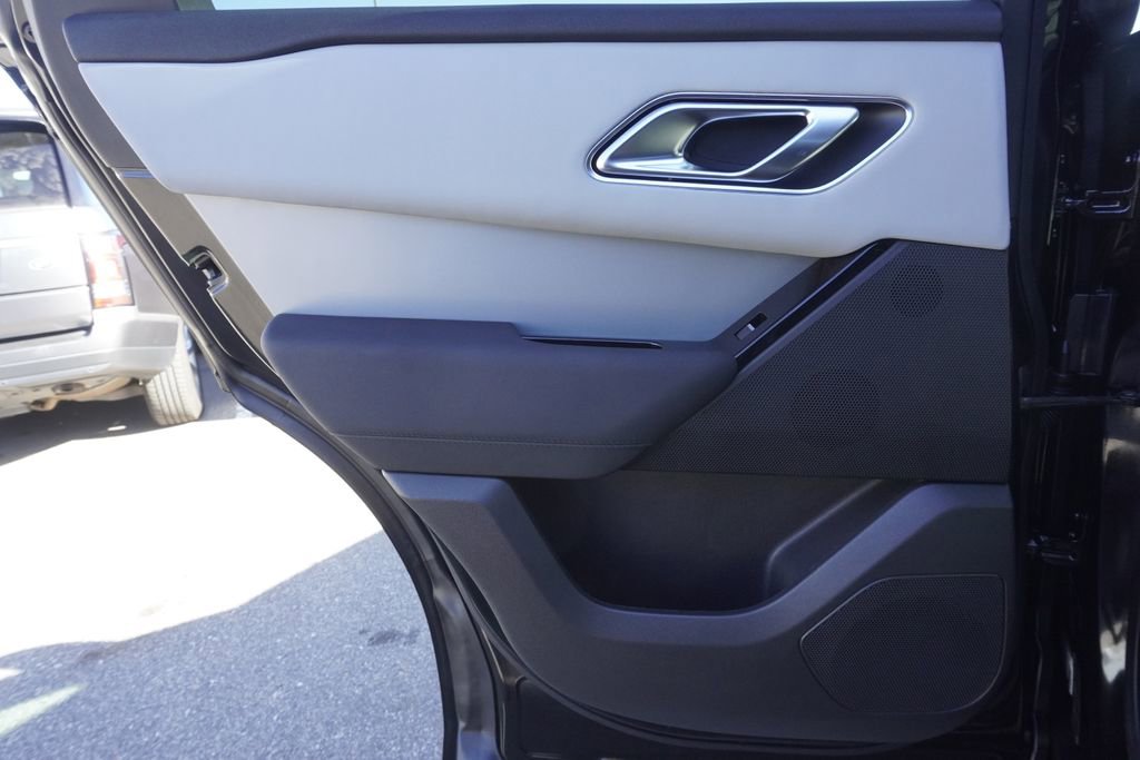 Used 2025 Land Rover Range Rover Velar S image 28