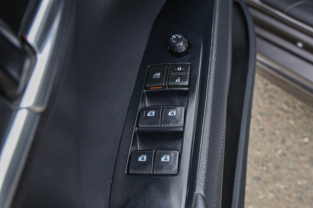 Used 2018 Toyota Camry SE FWD image 25