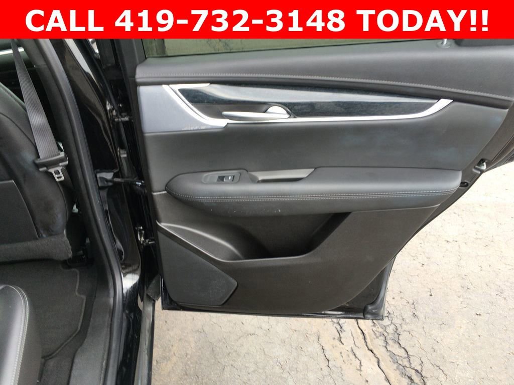 Used 2025 Cadillac XT5 Premium Luxury AWD/4WD image 17