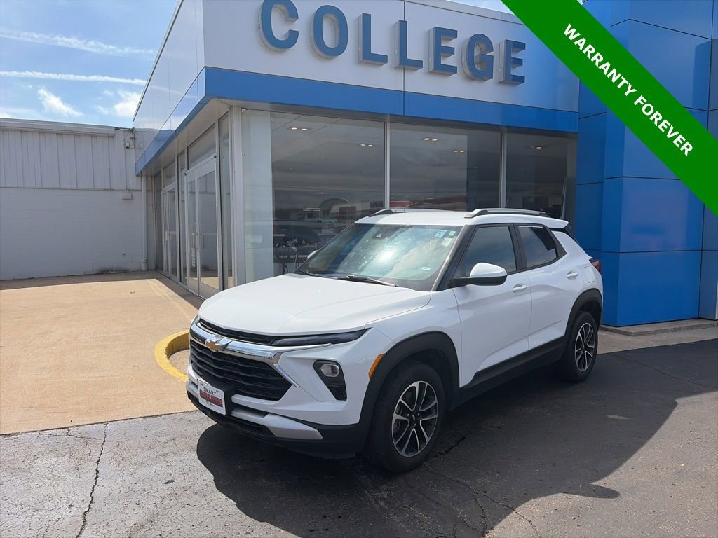 Used 2025 Chevrolet TrailBlazer LT image 1