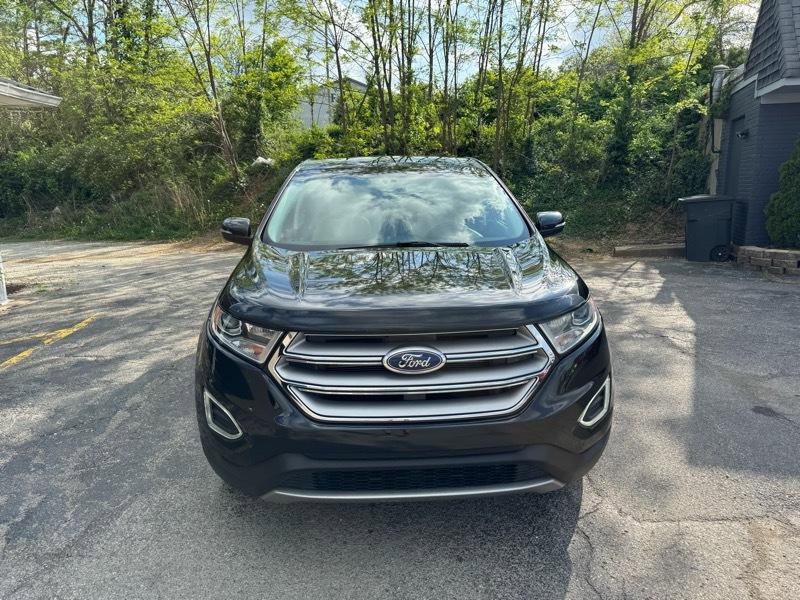 Used 2017 Ford Edge Titanium w/ Equipment Group 301A FWD image 2