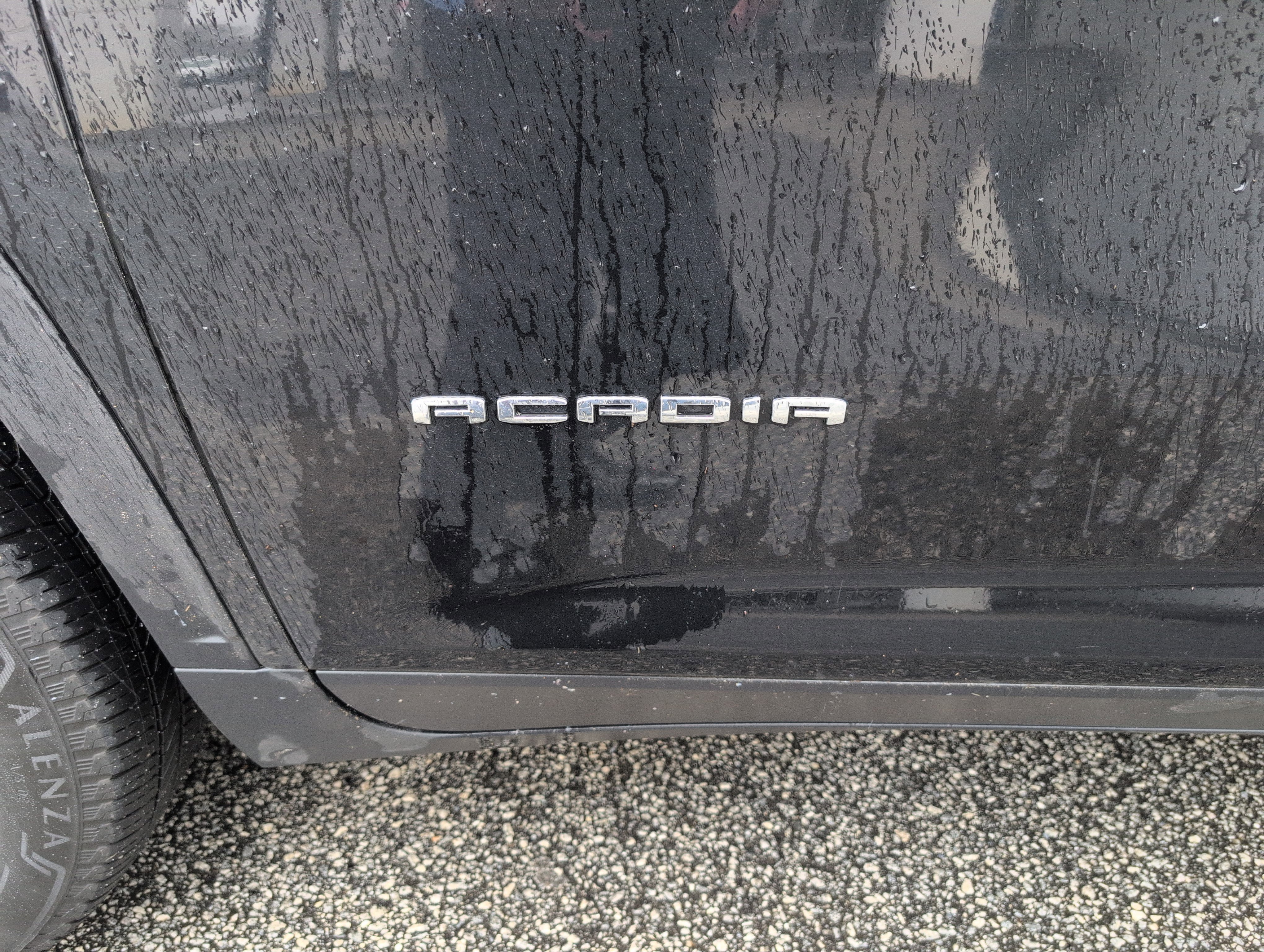 Used 2025 GMC Acadia Elevation image 3