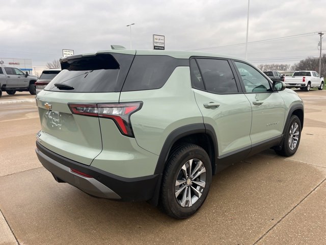 Used 2026 Chevrolet Equinox LT w/ Convenience Package II image 3