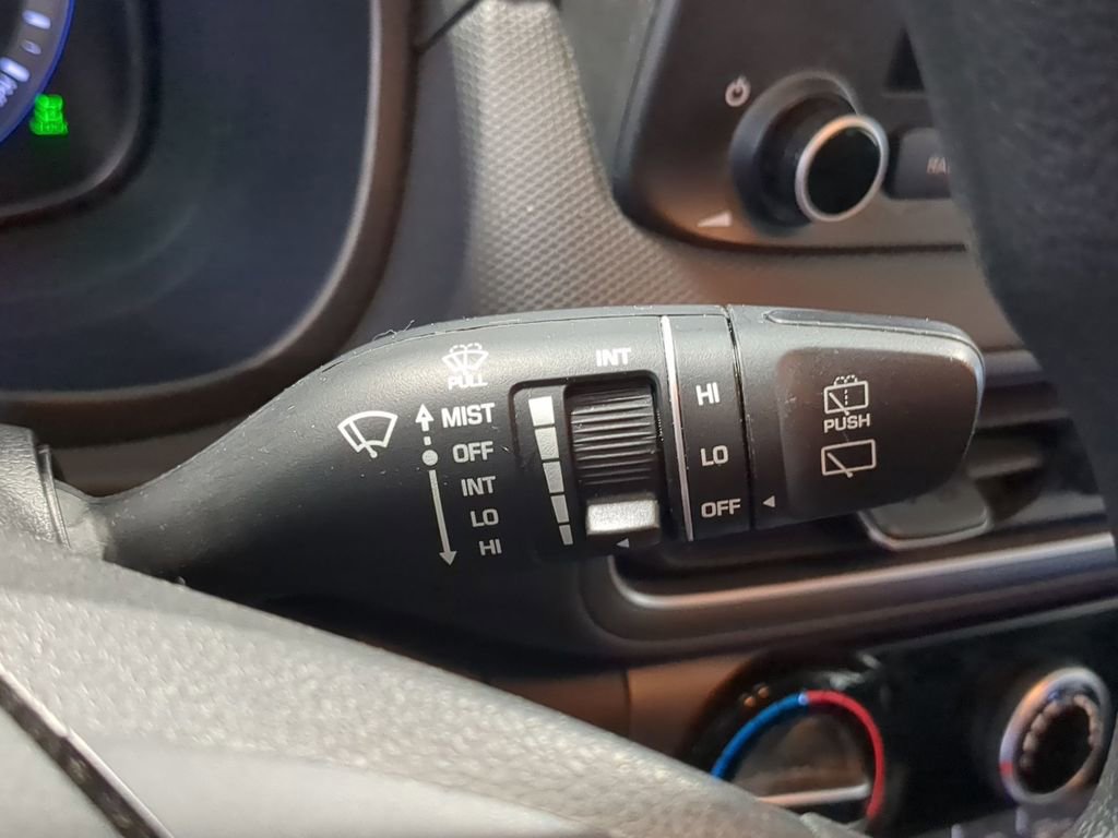 Used 2023 Hyundai Kona SEL AWD/4WD image 28