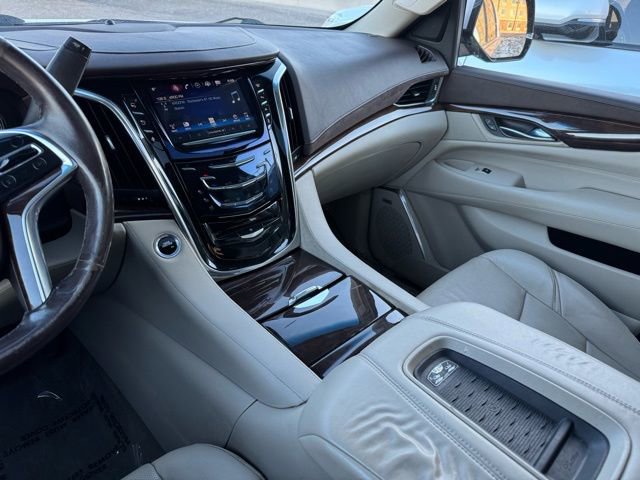 Used 2016 Cadillac Escalade ESV Luxury image 23