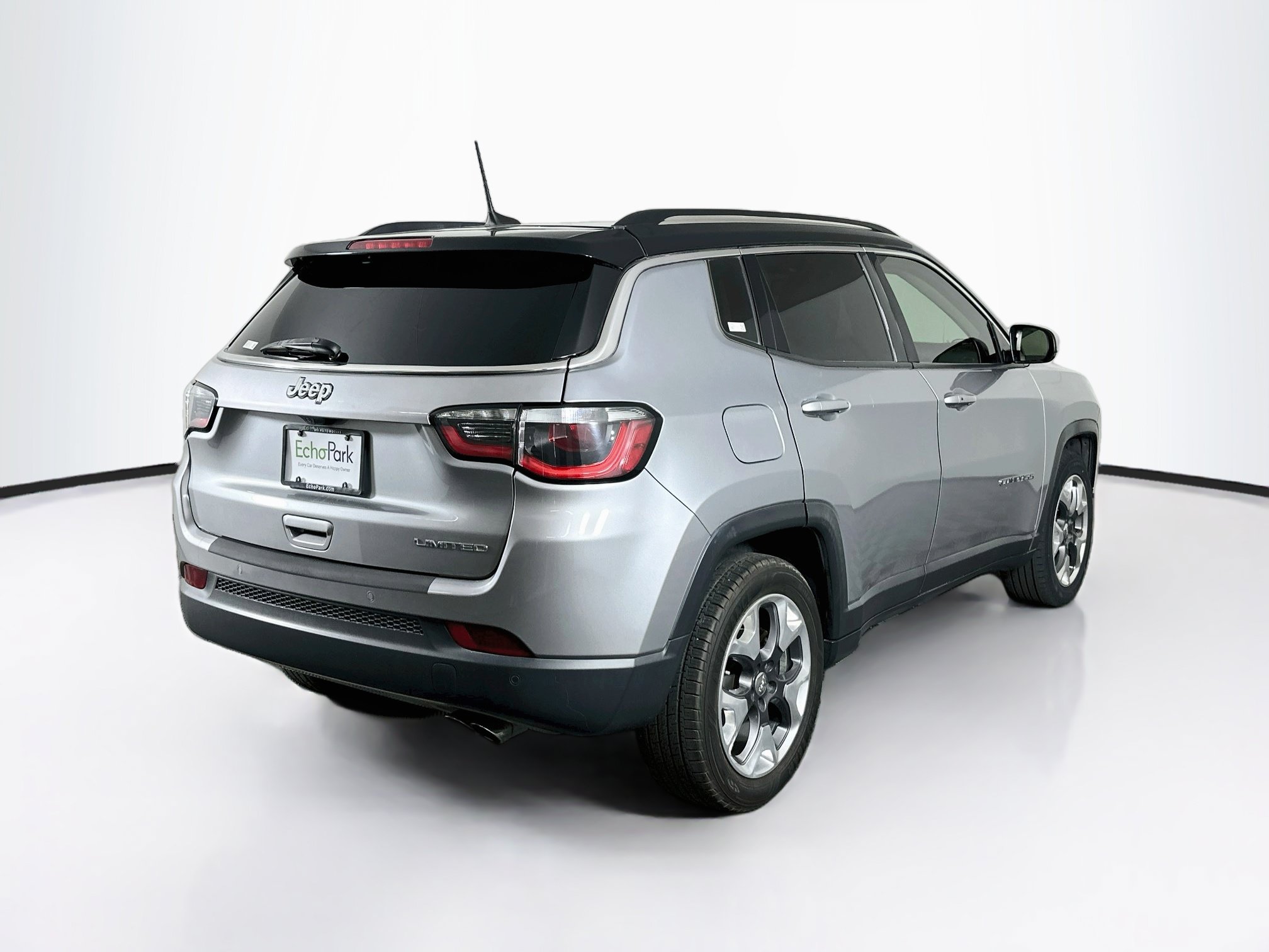 Used 2018 Jeep Compass Limited w/ Navigation Group FWD image 9